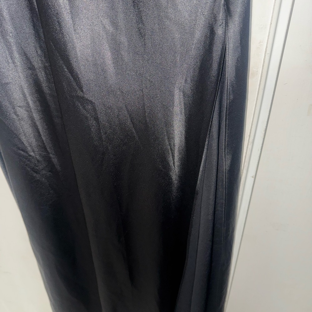 Victoria's Secret Black Lace Slip Dress ((no size tag)) - Picture 4 of 13